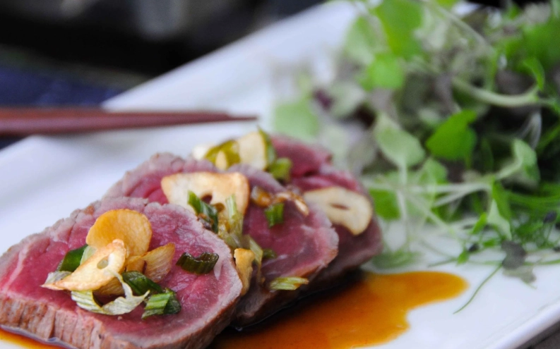 What is tataki beef?