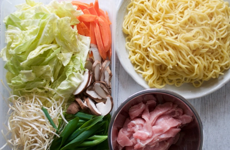 yakisoba vs chow mein