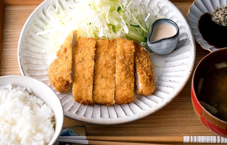 what is tonkatsu