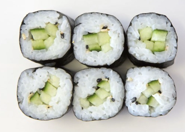 cucumber roll calories