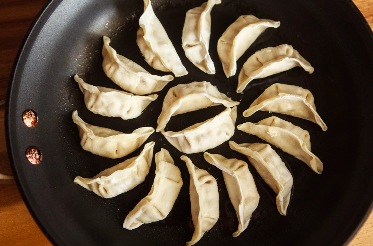 how to cook frozen gyoza how to cook frozen gyoza