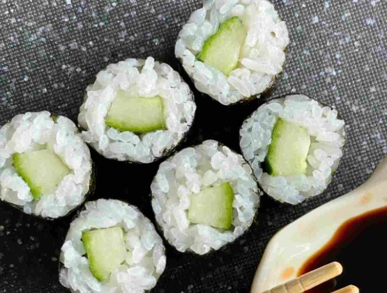 cucumber sushi roll