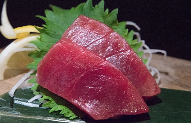how to eat maguro sashimi