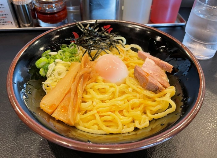 How to eat aburasoba?