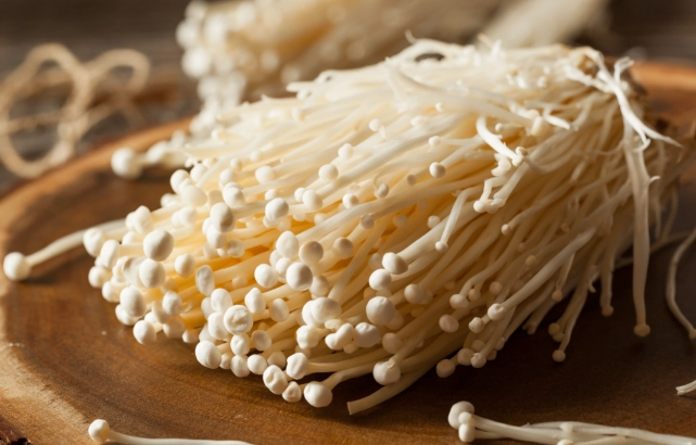 is it safe to eat enoki mushrooms daily