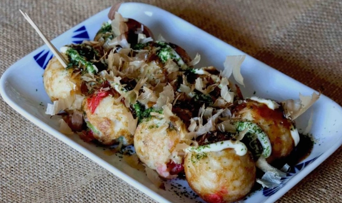 what sauce is on takoyaki