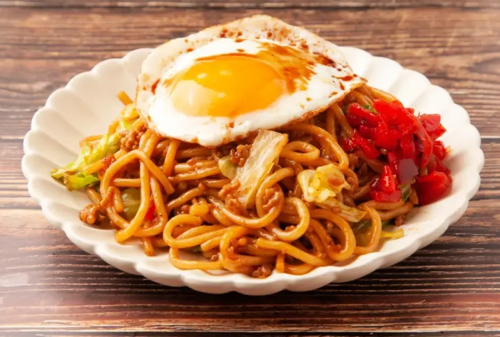 Yakisoba with egg