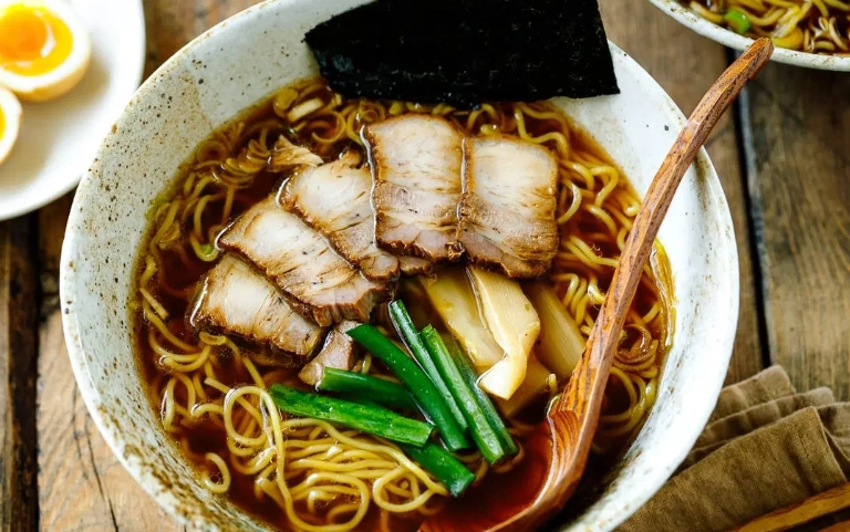 shoyu vs tonkotsu ramen