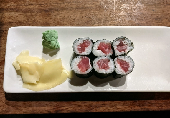 tuna sushi roll tuna sushi roll