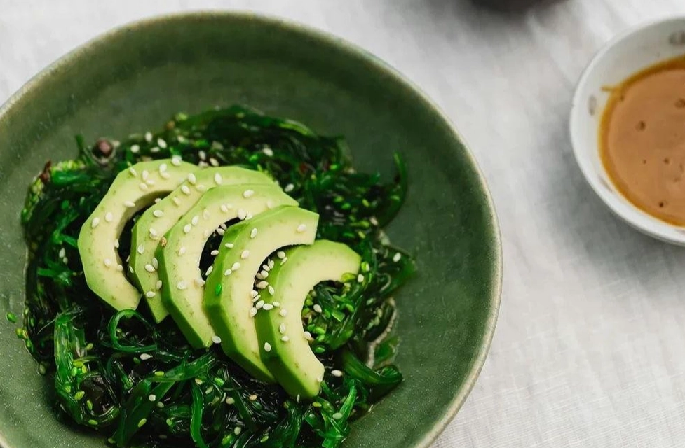 Japanese wakame salad