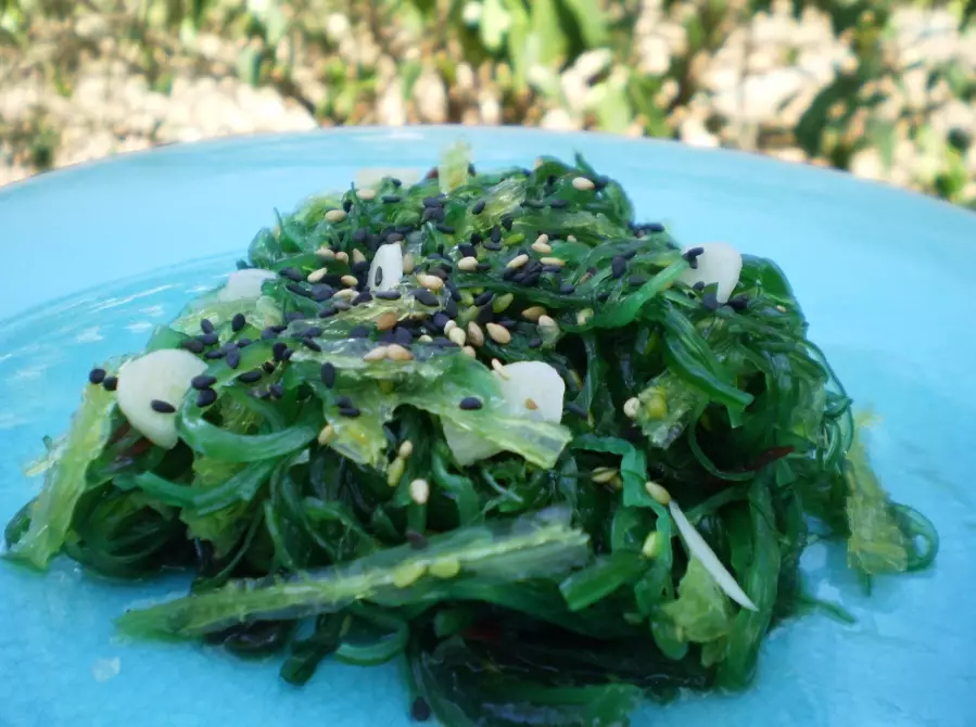 traditional seaweed salad